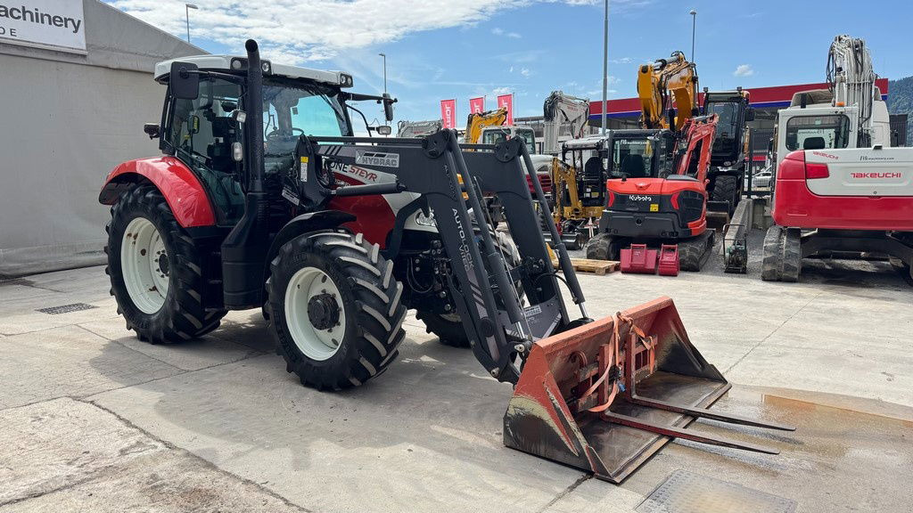 Steyr 6140 Profi 4x4 aut. arm + bucket - Trator: foto 3 Steyr 6140 Profi 4x4 aut. arm + bucket - Trator: foto 3