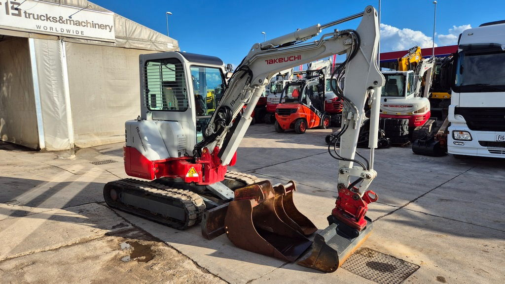 Takeuchi TB138FR - Powertilt - 3X Buckets - 2015 Year - Mini escavadeira: foto 2 Takeuchi TB138FR - Powertilt - 3X Buckets - 2015 Year - Mini escavadeira: foto 2