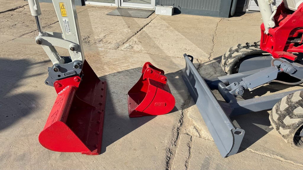 Takeuchi TB230 - 2019 Year - 2435 Hours - 2X Buckets - NEW Tracks - Mini escavadeira: foto 2 Takeuchi TB230 - 2019 Year - 2435 Hours - 2X Buckets - NEW Tracks - Mini escavadeira: foto 2