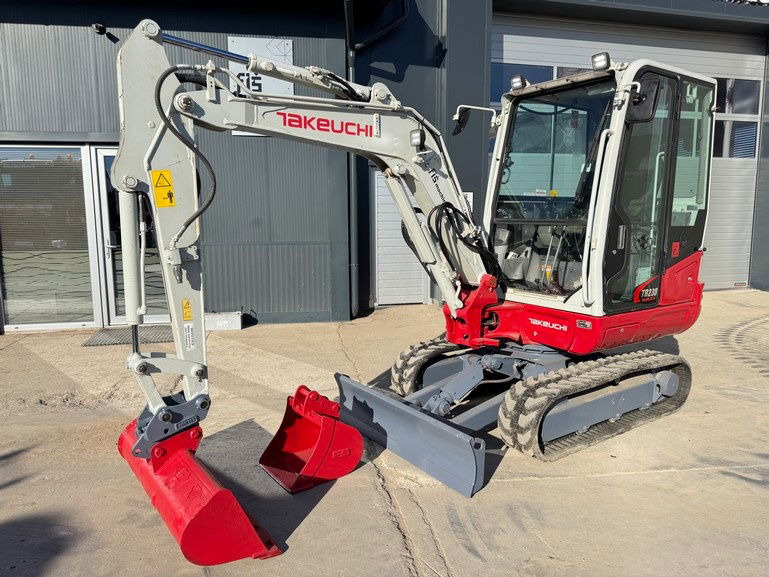 Takeuchi TB230 - 2019 Year - 2435 Hours - 2X Buckets - NEW Tracks - Mini escavadeira: foto 1 Takeuchi TB230 - 2019 Year - 2435 Hours - 2X Buckets - NEW Tracks - Mini escavadeira: foto 1