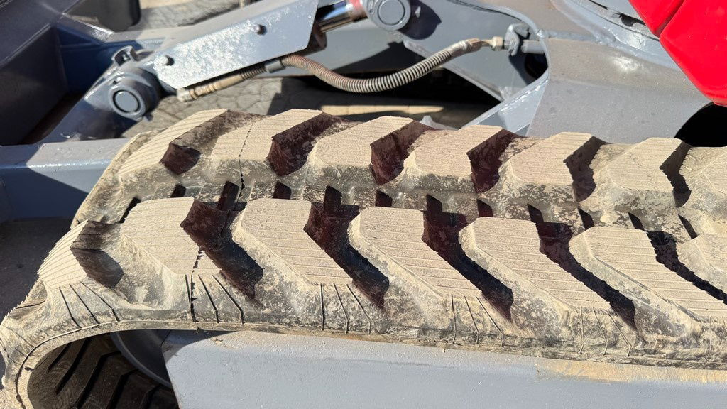 Takeuchi TB230 - 2019 Year - 2435 Hours - 2X Buckets - NEW Tracks - Mini escavadeira: foto 4 Takeuchi TB230 - 2019 Year - 2435 Hours - 2X Buckets - NEW Tracks - Mini escavadeira: foto 4