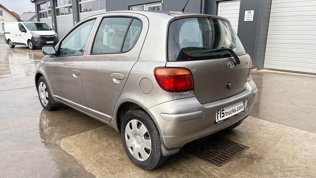 Toyota Yaris 1.3 - Petrol - 5 Doors - AC - Hatchback: foto 4 Toyota Yaris 1.3 - Petrol - 5 Doors - AC - Hatchback: foto 4