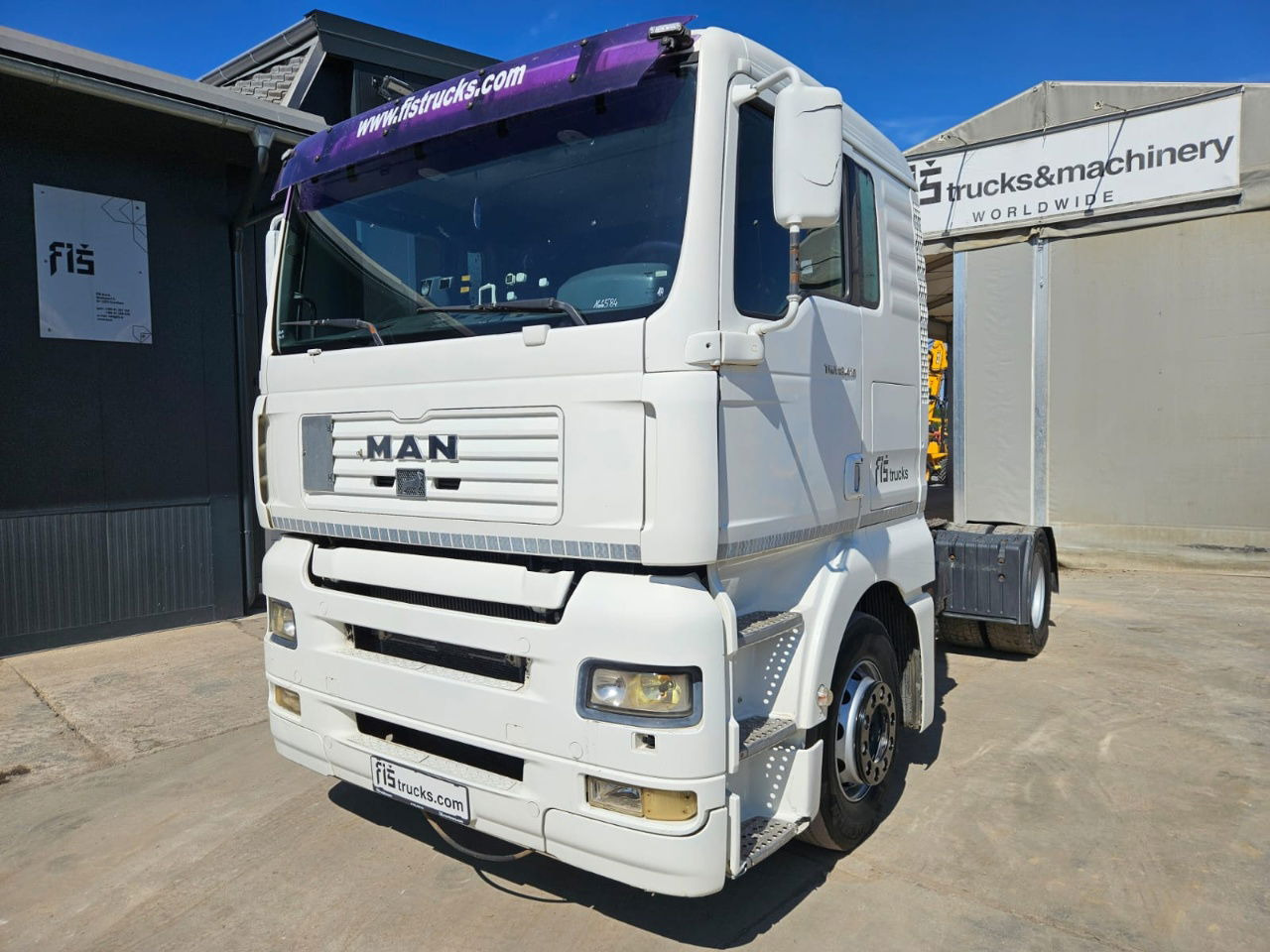 MAN TGA 18.413 4X2 tractor unit - Tractor: foto 1 MAN TGA 18.413 4X2 tractor unit - Tractor: foto 1