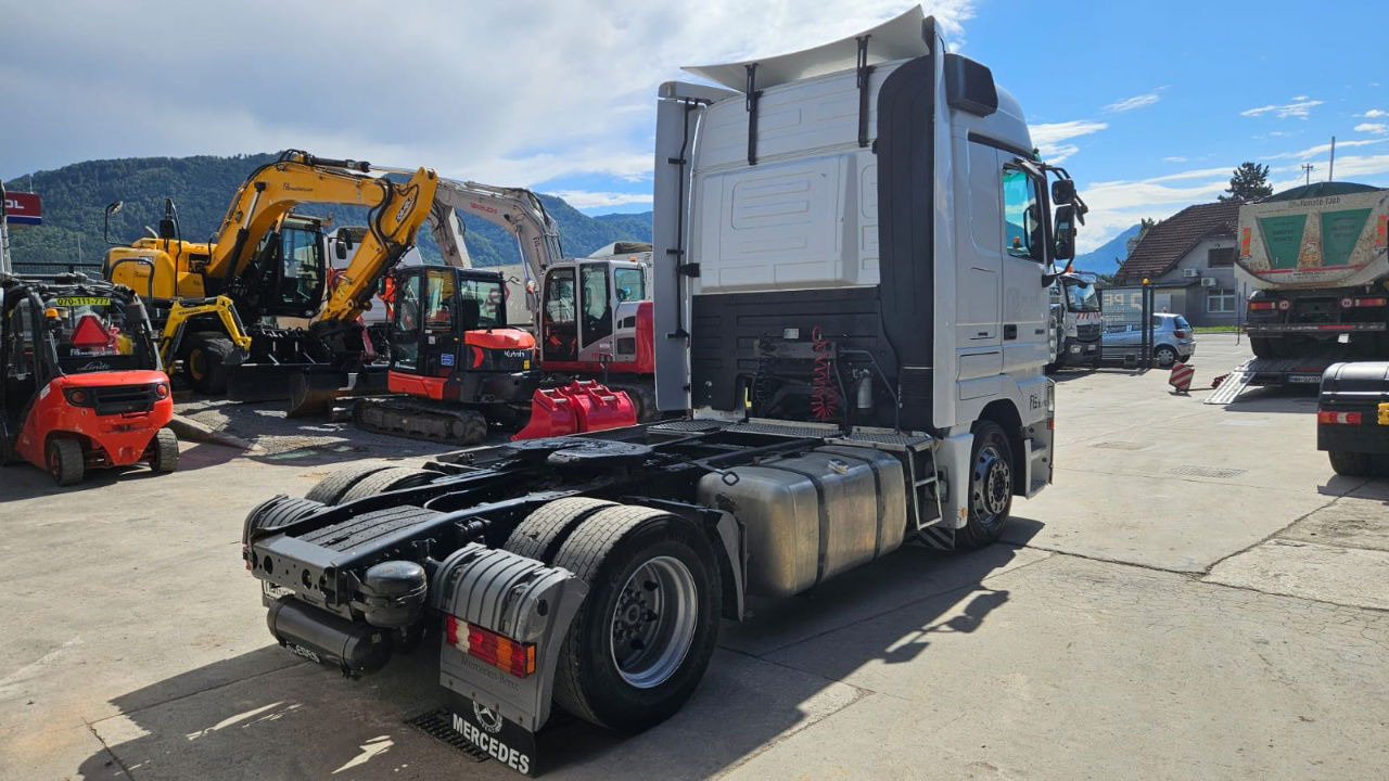 Mercedes-Benz Actros 1844 LS 4x2 tractor unit - Tractor: foto 5 Mercedes-Benz Actros 1844 LS 4x2 tractor unit - Tractor: foto 5