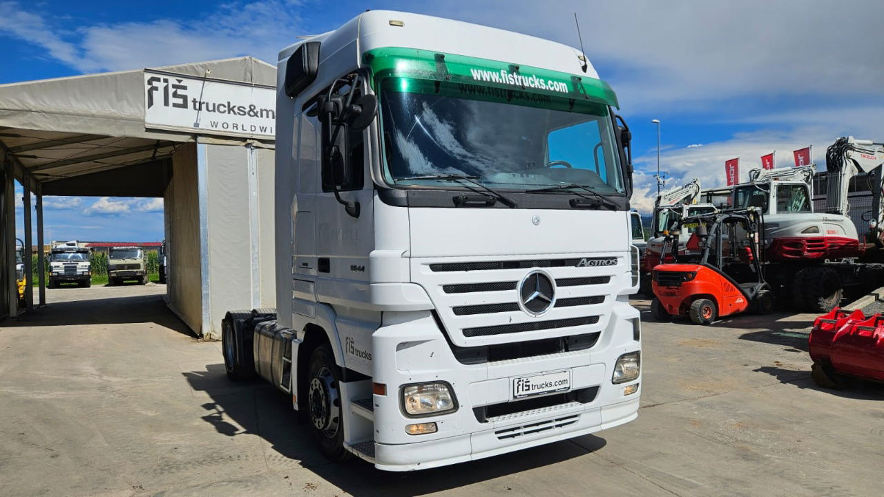 Mercedes-Benz Actros 1844 LS 4x2 tractor unit - Tractor: foto 3 Mercedes-Benz Actros 1844 LS 4x2 tractor unit - Tractor: foto 3