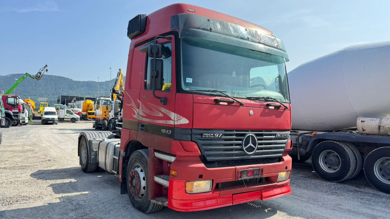 Mercedes-Benz Actros 1853 LS 4x2 tractor unit - air condition - Tractor: foto 3 Mercedes-Benz Actros 1853 LS 4x2 tractor unit - air condition - Tractor: foto 3