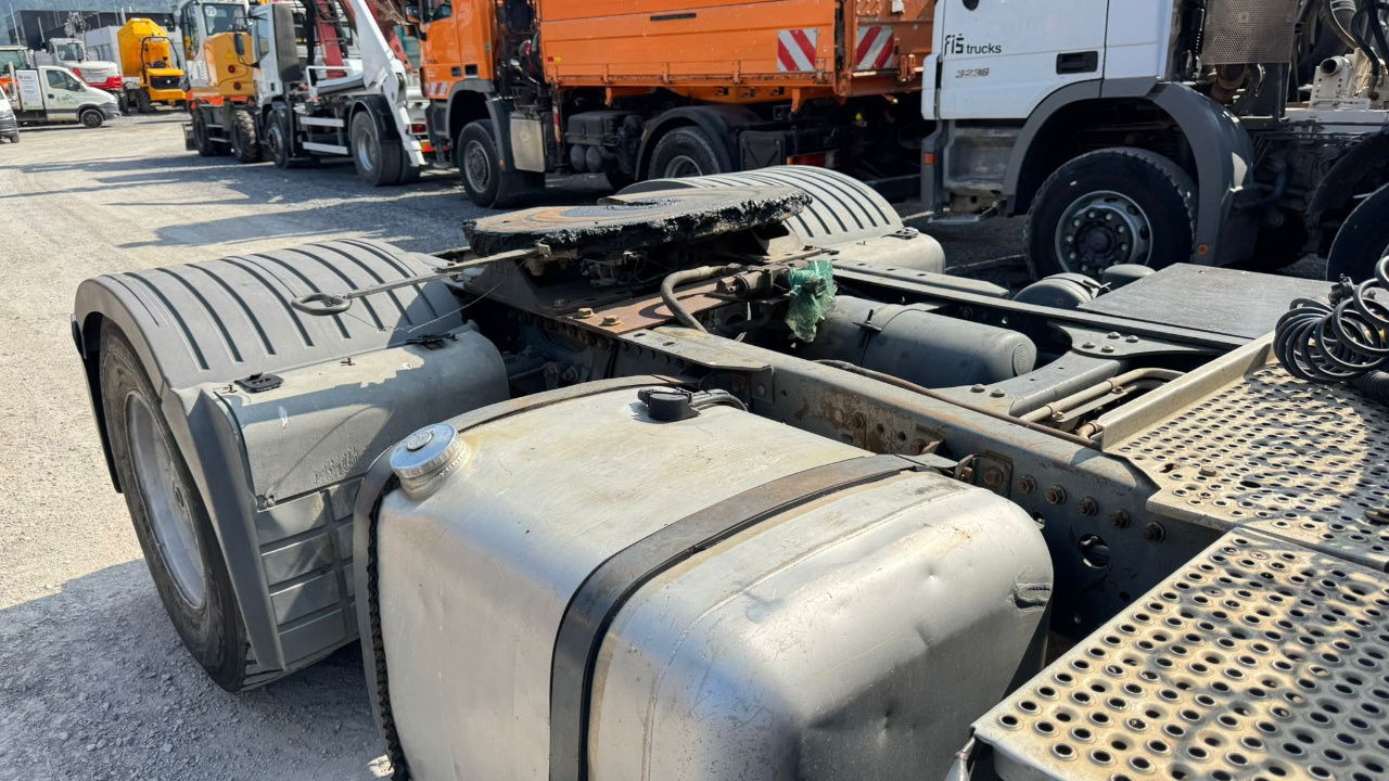Mercedes-Benz Actros 1853 LS 4x2 tractor unit - air condition - Tractor: foto 4 Mercedes-Benz Actros 1853 LS 4x2 tractor unit - air condition - Tractor: foto 4