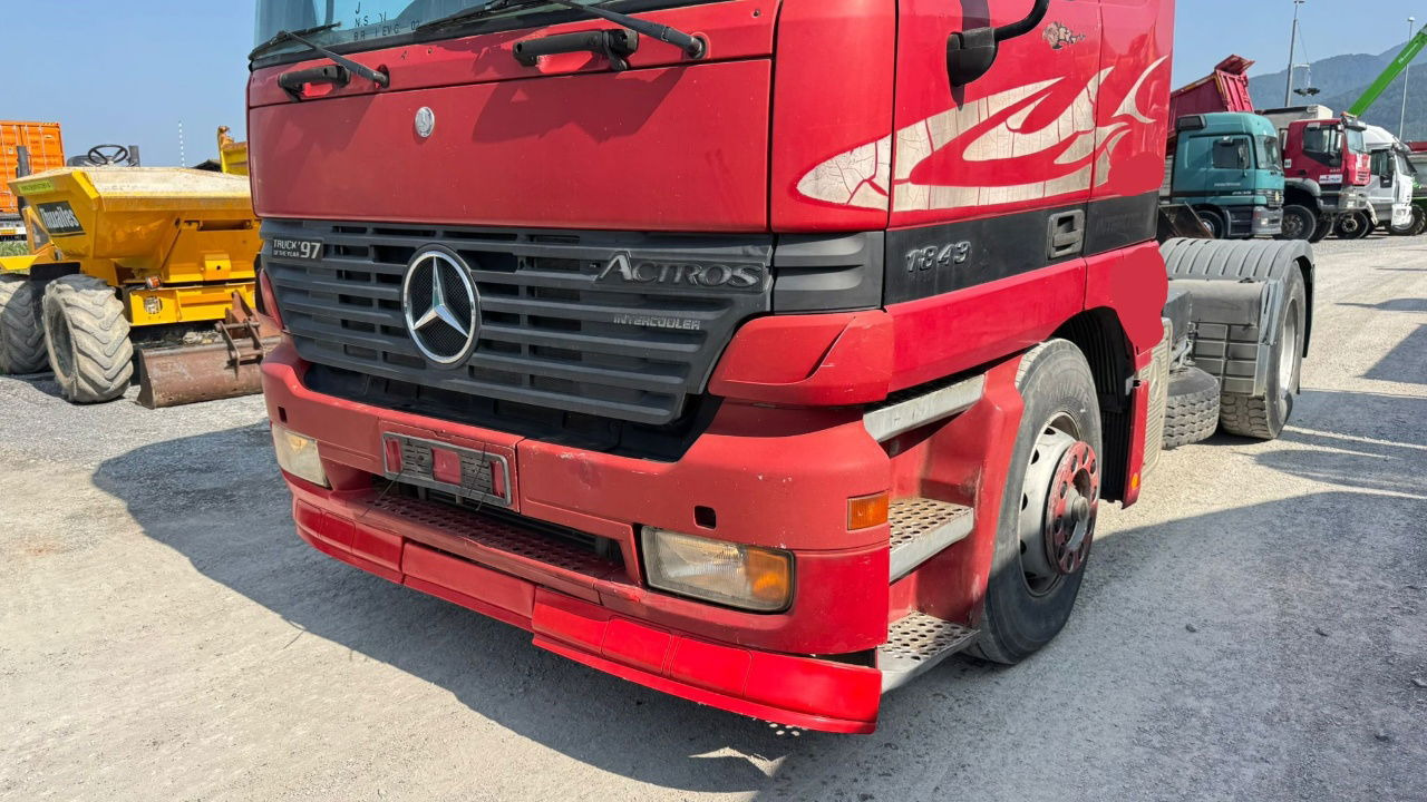 Mercedes-Benz Actros 1853 LS 4x2 tractor unit - air condition - Tractor: foto 2 Mercedes-Benz Actros 1853 LS 4x2 tractor unit - air condition - Tractor: foto 2