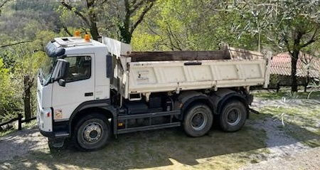 Volvo FM 400 6x4 bordmatic tipper - Camião basculante: foto 2 Volvo FM 400 6x4 bordmatic tipper - Camião basculante: foto 2