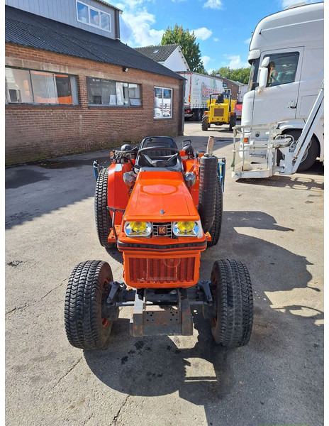 Kubota B2150 - Trator elétrics: foto 3 Kubota B2150 - Trator elétrics: foto 3