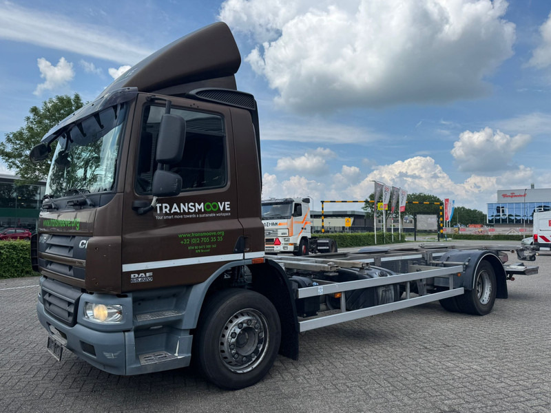 DAF CF65 220 - Camião chassi: foto 2 DAF CF65 220 - Camião chassi: foto 2