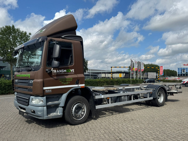 DAF CF65 220 - Camião chassi: foto 2 DAF CF65 220 - Camião chassi: foto 2