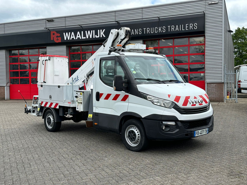 Iveco Daily 35S14 14 meter, 4x stamped, 649 working hours - Veículo comercial: foto 3 Iveco Daily 35S14 14 meter, 4x stamped, 649 working hours - Veículo comercial: foto 3