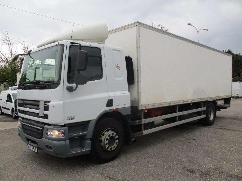 DAF CF 75.310 - Camião furgão: foto 1 DAF CF 75.310 - Camião furgão: foto 1