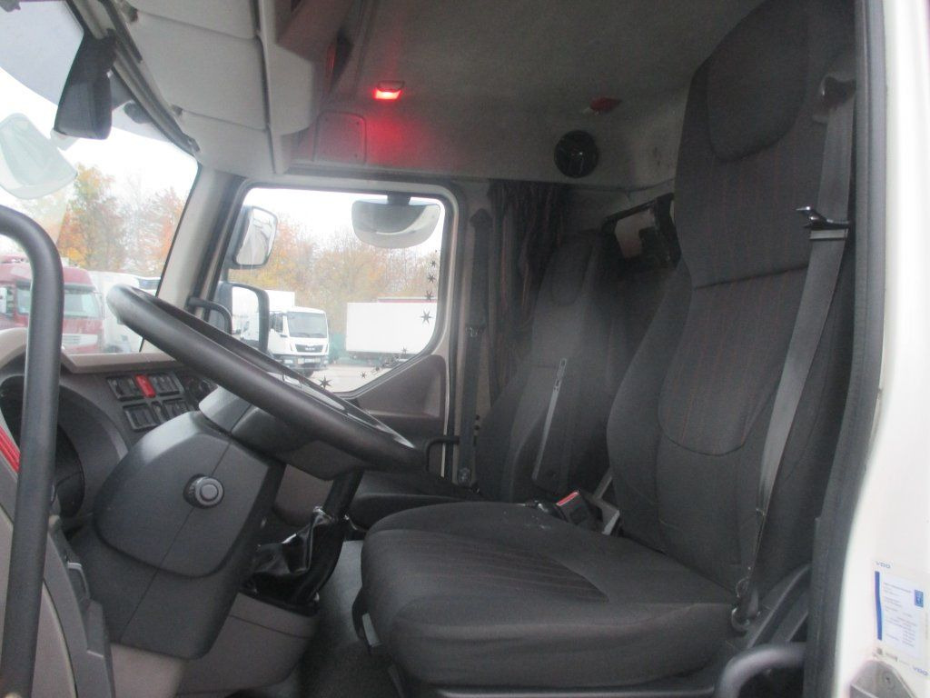DAF LF 12.260 - Camião de lona: foto 5 DAF LF 12.260 - Camião de lona: foto 5