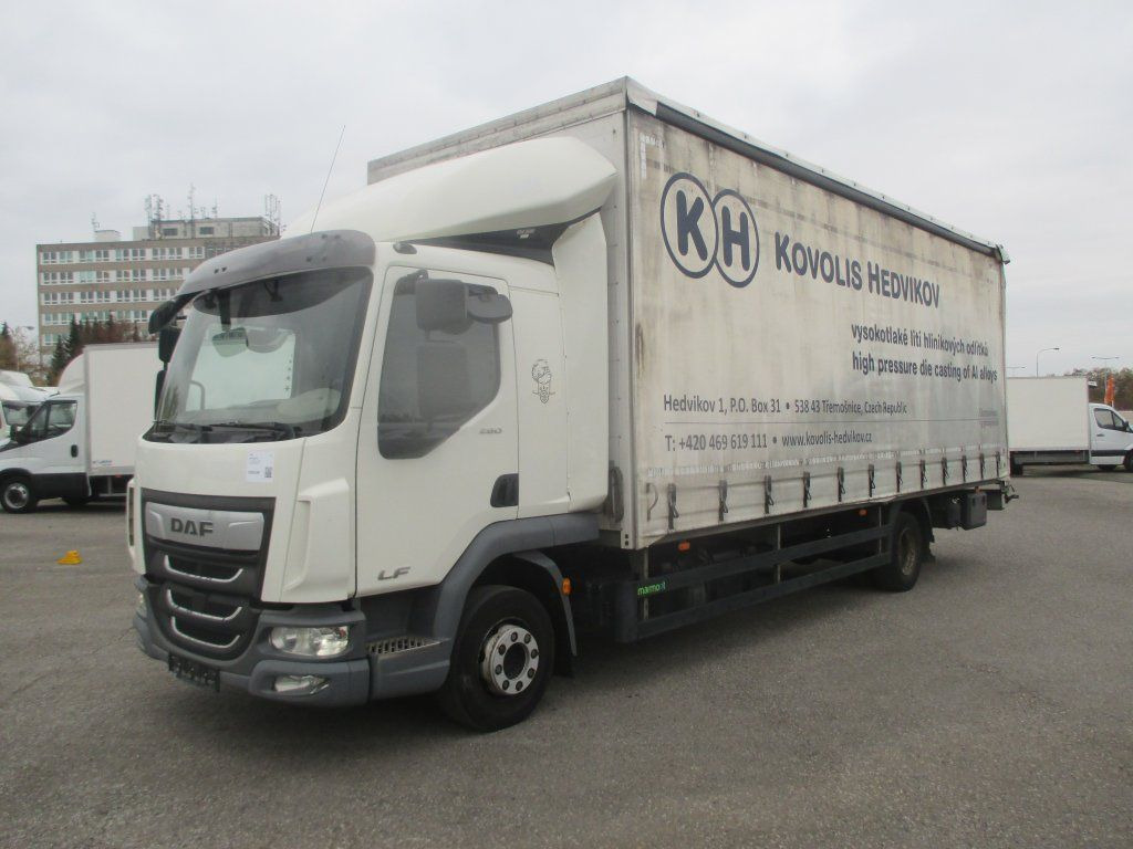DAF LF 12.260 - Camião de lona: foto 1 DAF LF 12.260 - Camião de lona: foto 1