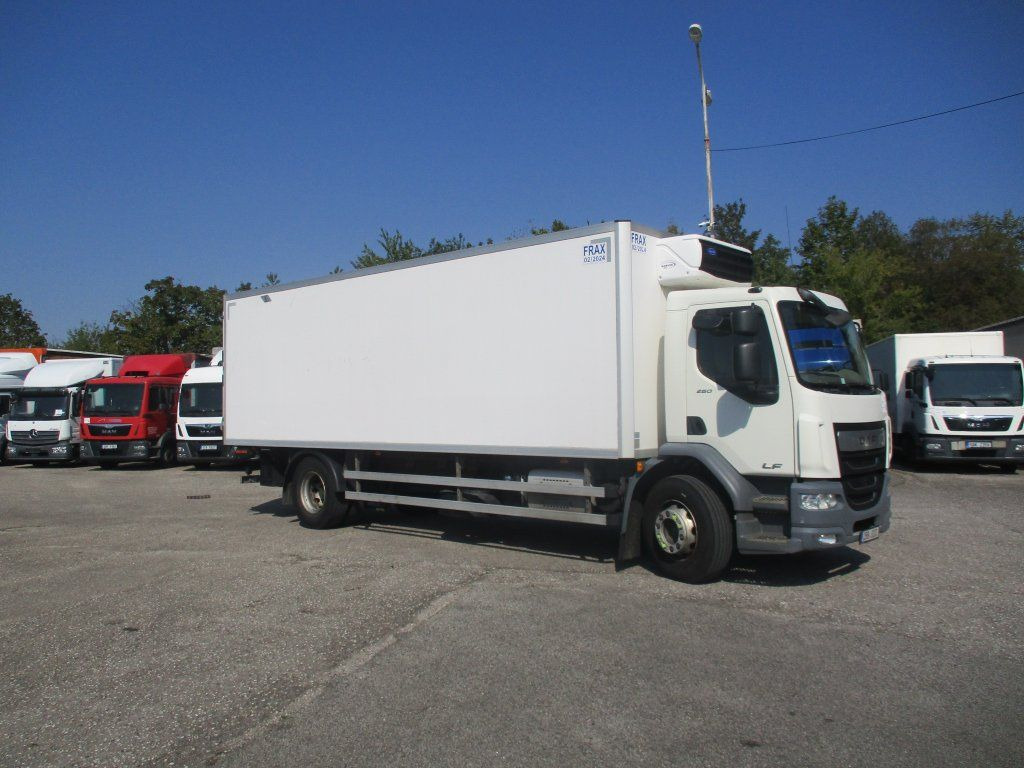 DAF LF 18.260 Xarios 600 DAF LF 18.260 Xarios 600 - Camião frigorífico: foto 2 DAF LF 18.260 Xarios 600 DAF LF 18.260 Xarios 600 - Camião frigorífico: foto 2