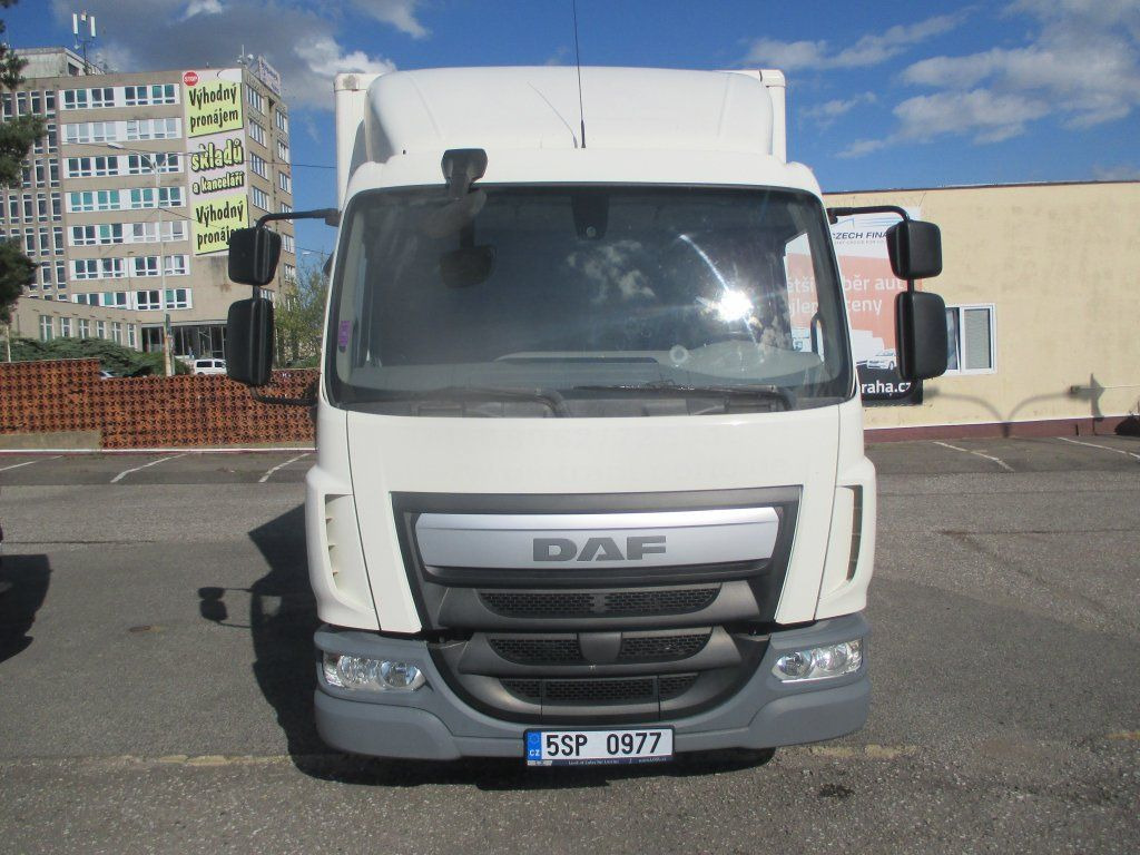DAF LF 180 mit LBW - Carrinha de contentor: foto 2 DAF LF 180 mit LBW - Carrinha de contentor: foto 2