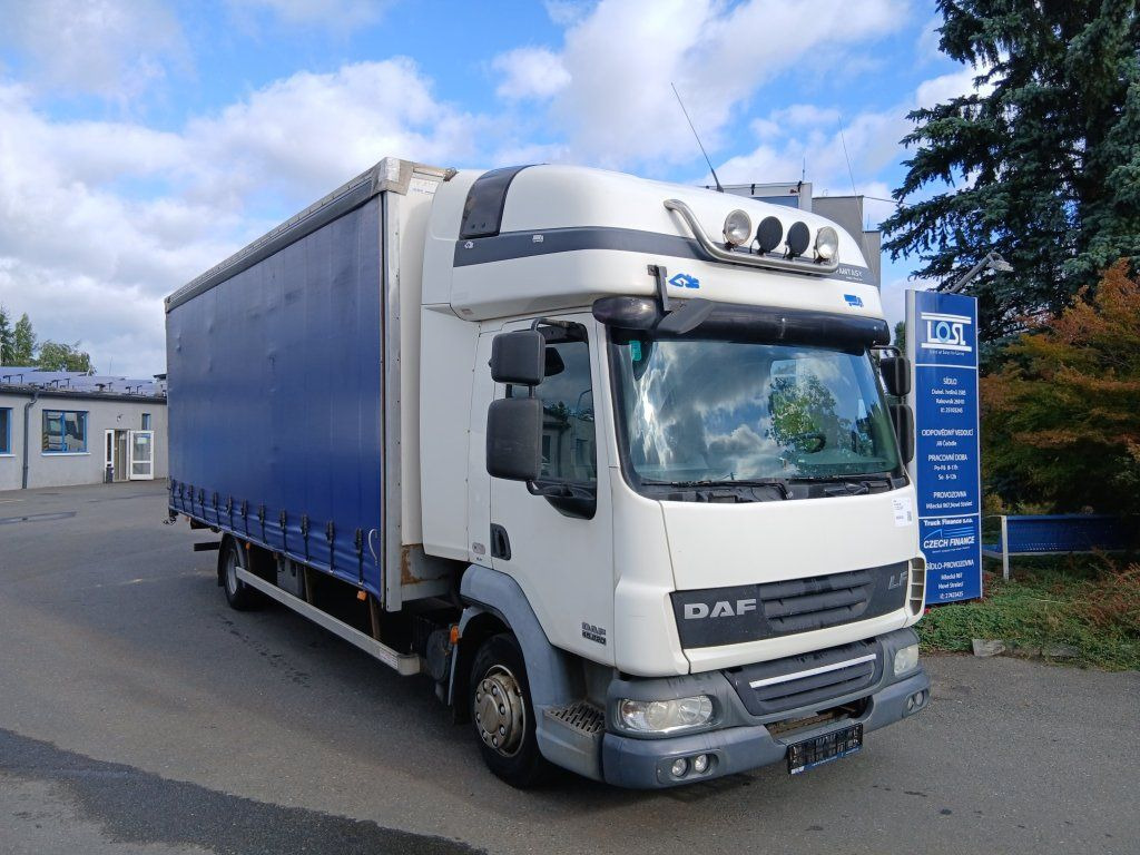 DAF LF45.220 EURO 4 - Camião de lona: foto 2 DAF LF45.220 EURO 4 - Camião de lona: foto 2