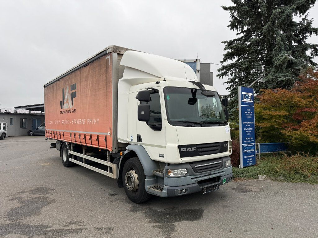 DAF LF55.250 EURO 4 - Camião de lona: foto 2 DAF LF55.250 EURO 4 - Camião de lona: foto 2