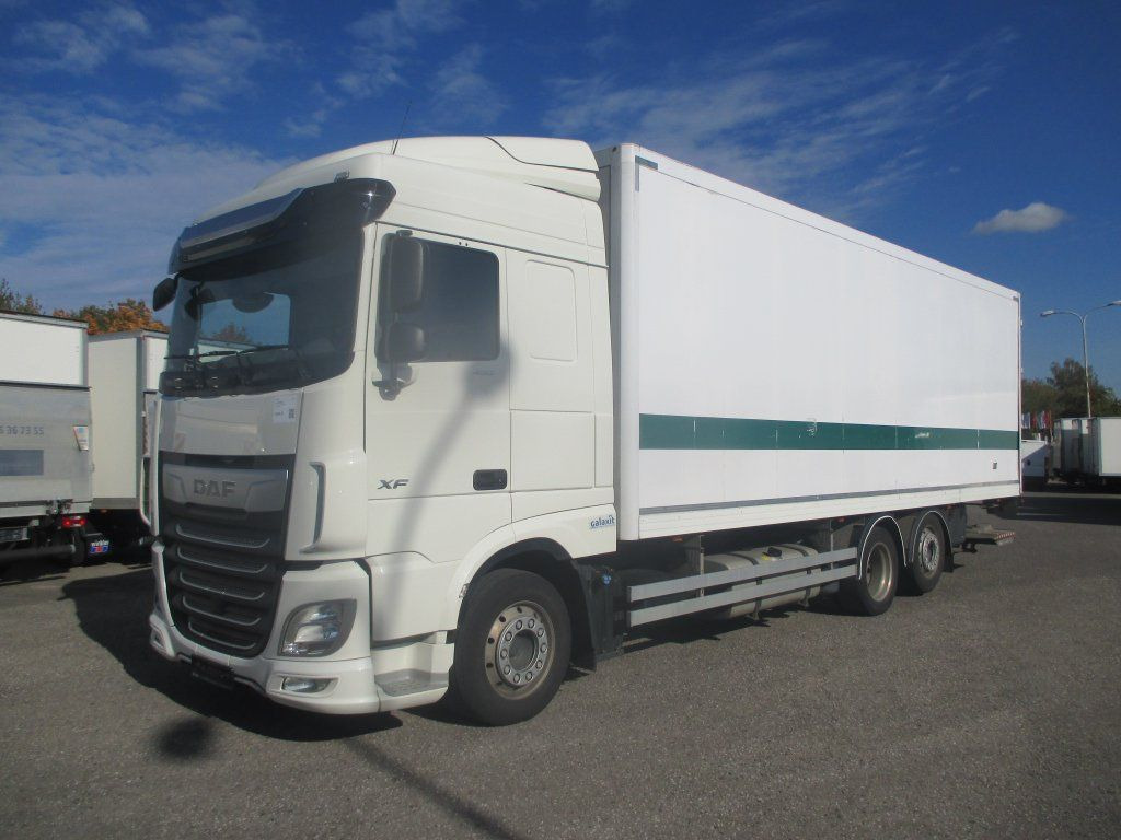 DAF XF 480, 6x2, - Camião furgão: foto 1 DAF XF 480, 6x2, - Camião furgão: foto 1