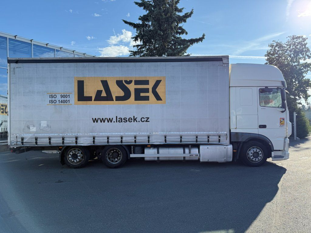 DAF XF440 EURO 6 6x2 - Camião de lona: foto 3 DAF XF440 EURO 6 6x2 - Camião de lona: foto 3