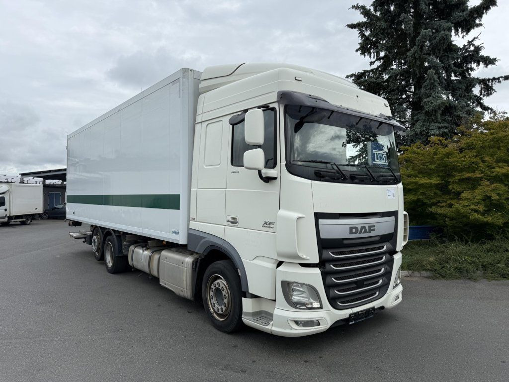 DAF XF460 6x2 EURO 6 - Camião furgão: foto 2 DAF XF460 6x2 EURO 6 - Camião furgão: foto 2