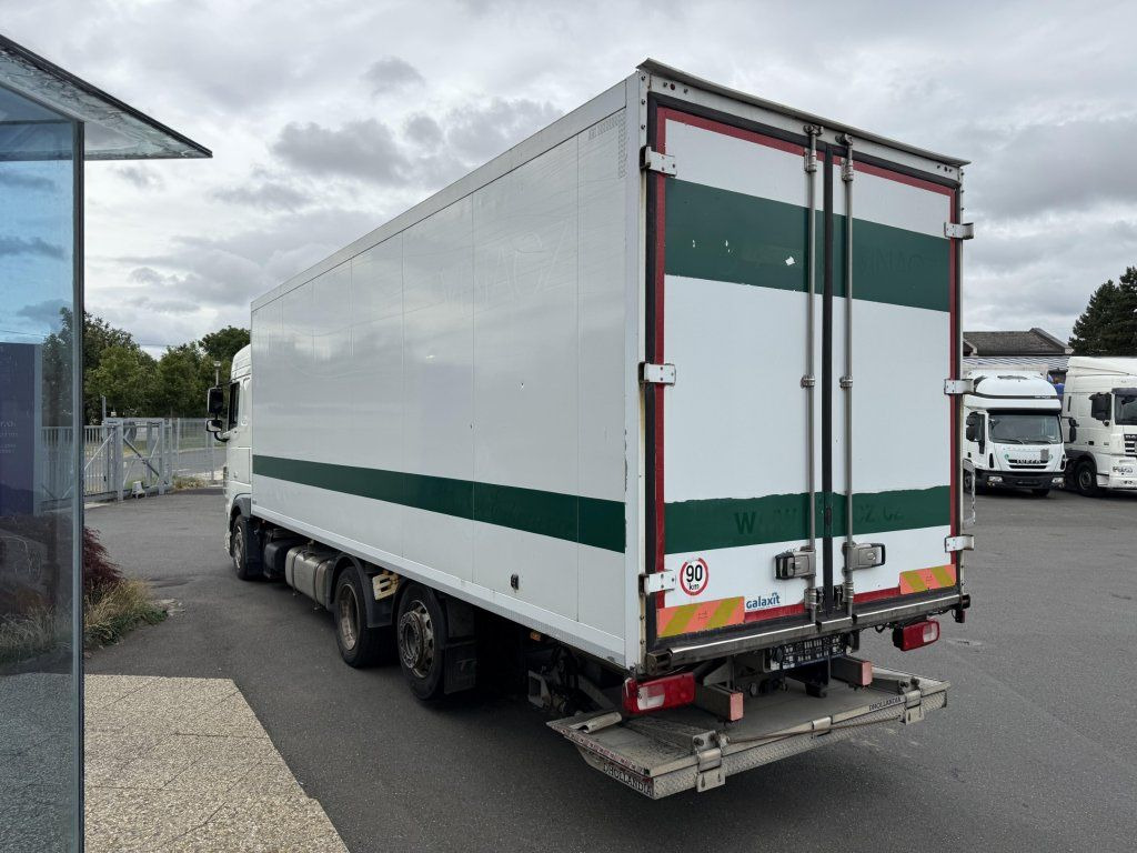 DAF XF460 6x2 EURO 6 - Camião furgão: foto 5 DAF XF460 6x2 EURO 6 - Camião furgão: foto 5