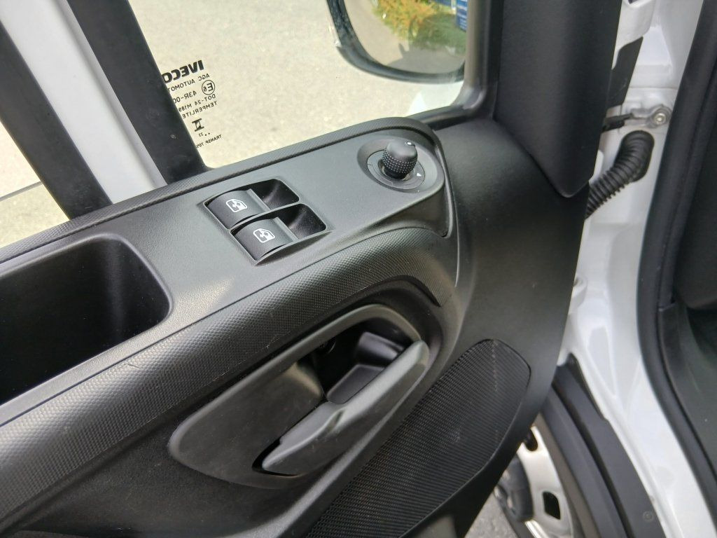 Leasing de  Iveco 35C16 Daily 3,0l Iveco 35C16 Daily 3,0l: foto 14 Leasing de  Iveco 35C16 Daily 3,0l Iveco 35C16 Daily 3,0l: foto 14