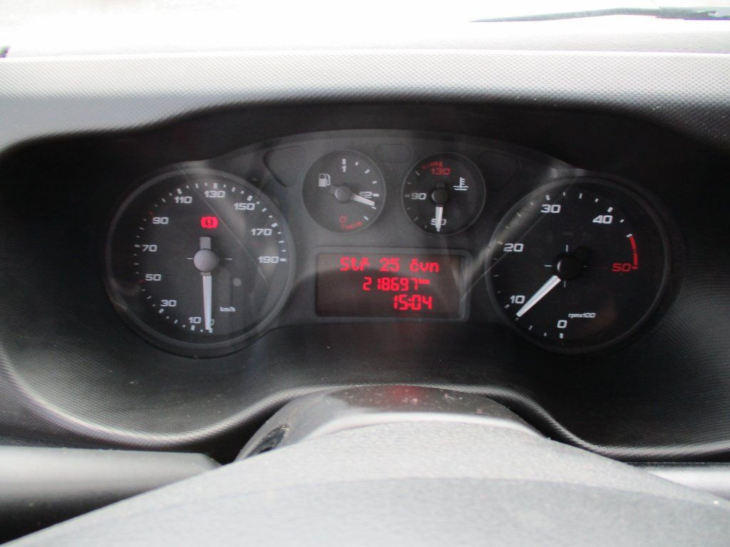 Leasing de  Iveco Daily 35C16  Dhollandia Iveco Daily 35C16  Dhollandia: foto 17
