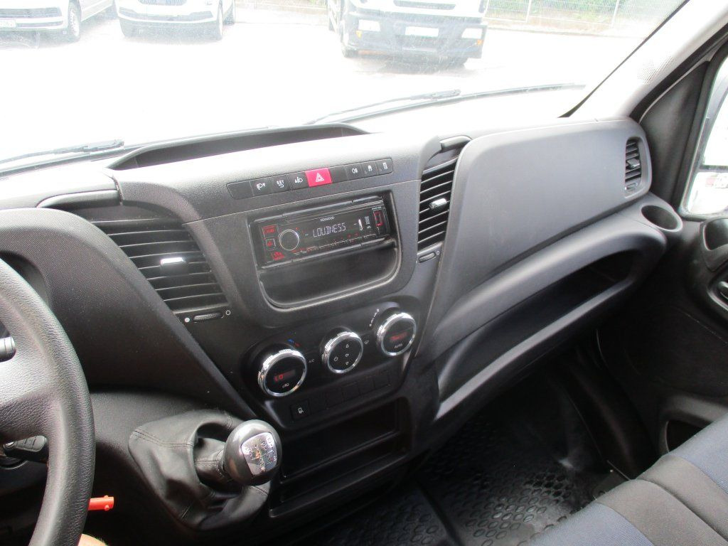 Leasing de  Iveco Daily 35C16  Dhollandia Iveco Daily 35C16  Dhollandia: foto 16