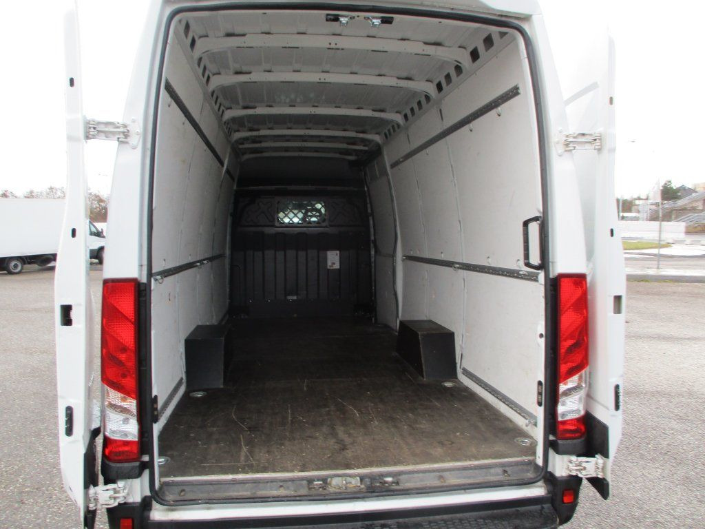 Iveco Daily 35S16 Hi Matic - Furgão: foto 5 Iveco Daily 35S16 Hi Matic - Furgão: foto 5