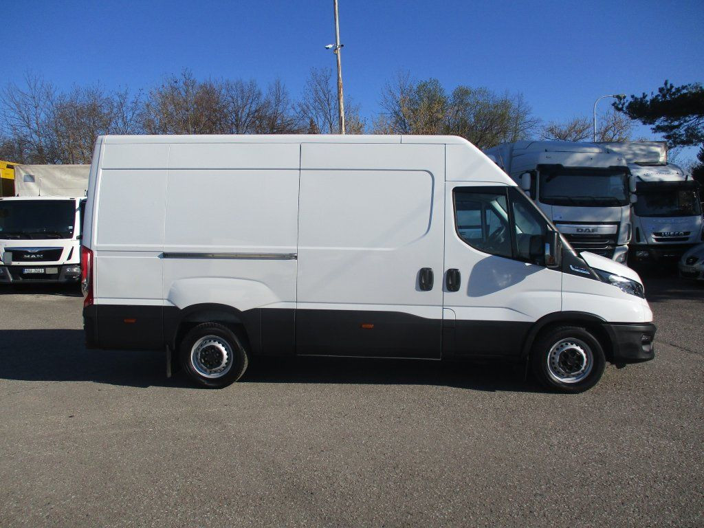 Iveco Daily 35S16 - Furgão: foto 3 Iveco Daily 35S16 - Furgão: foto 3