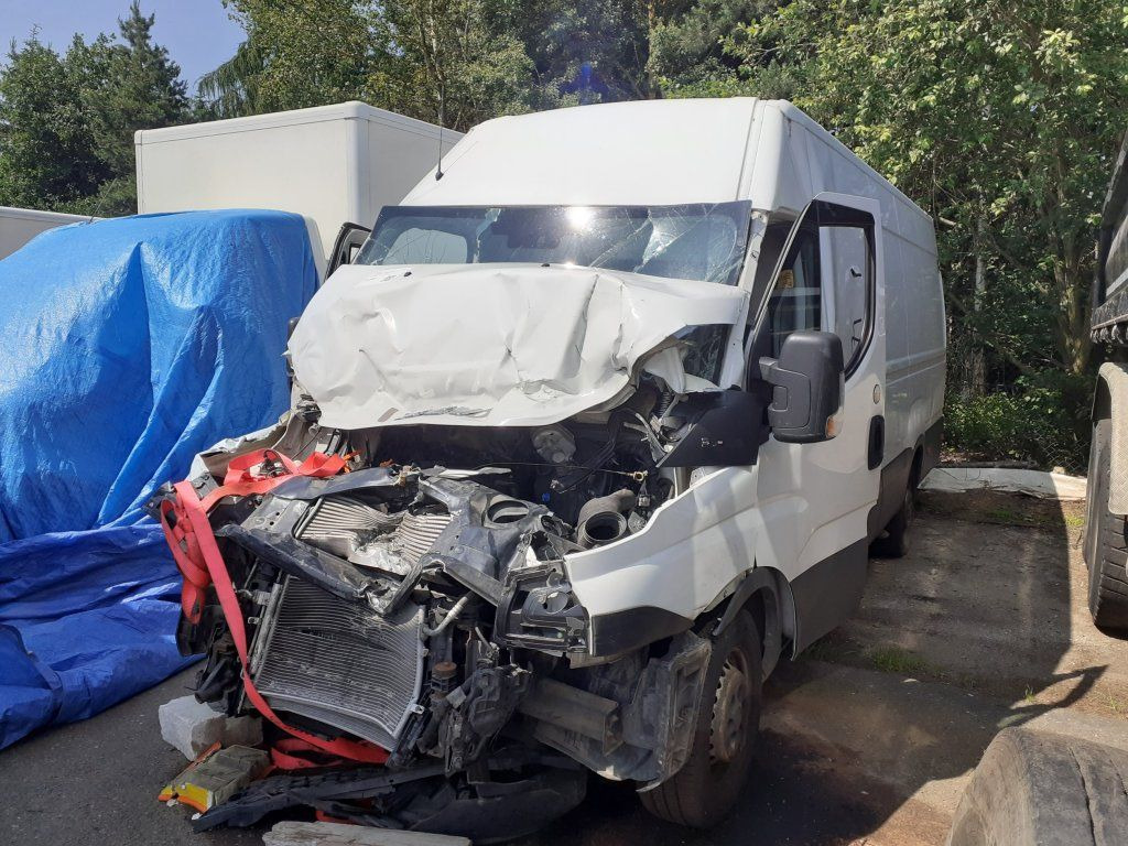 Iveco Daily 35S16 maxi Damaged - Furgão: foto 2 Iveco Daily 35S16 maxi Damaged - Furgão: foto 2