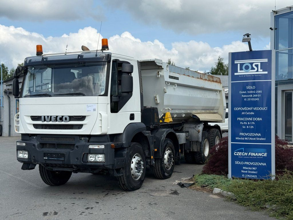 Iveco Trakker 410 S1 8x4 - Camião basculante: foto 1 Iveco Trakker 410 S1 8x4 - Camião basculante: foto 1