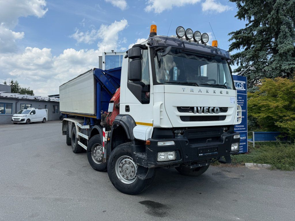 Iveco Trakker AD410 T45 8x8 + HMF 1643 Z2 - Camião basculante: foto 2 Iveco Trakker AD410 T45 8x8 + HMF 1643 Z2 - Camião basculante: foto 2
