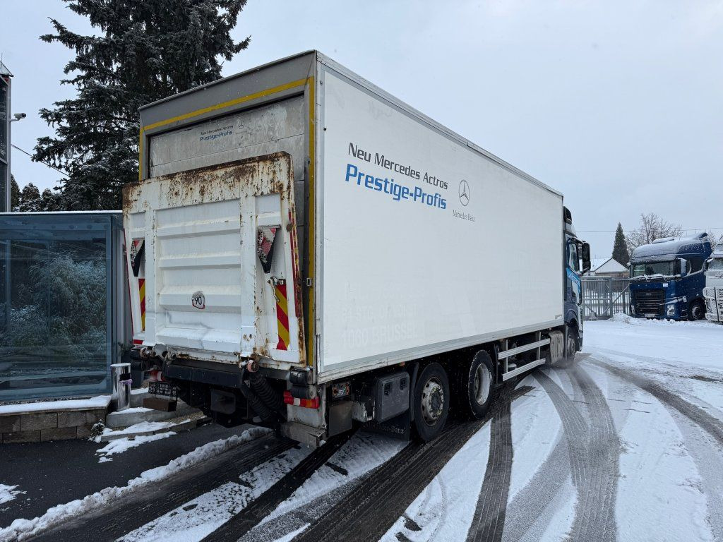 Mercedes-Benz 2542 Actros 6x2 EURO 6 - Camião frigorífico: foto 4 Mercedes-Benz 2542 Actros 6x2 EURO 6 - Camião frigorífico: foto 4