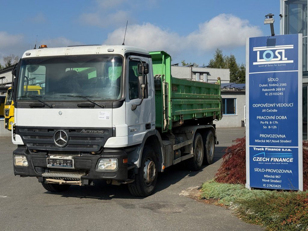 Mercedes-Benz 2641 Actros 6x4 EURO 4 - Camião basculante: foto 1 Mercedes-Benz 2641 Actros 6x4 EURO 4 - Camião basculante: foto 1
