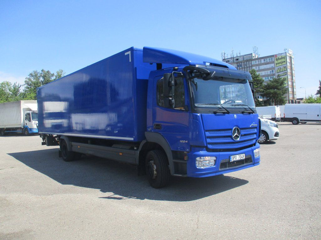 Mercedes-Benz Atego 1224 mit LBW - Camião frigorífico: foto 2 Mercedes-Benz Atego 1224 mit LBW - Camião frigorífico: foto 2