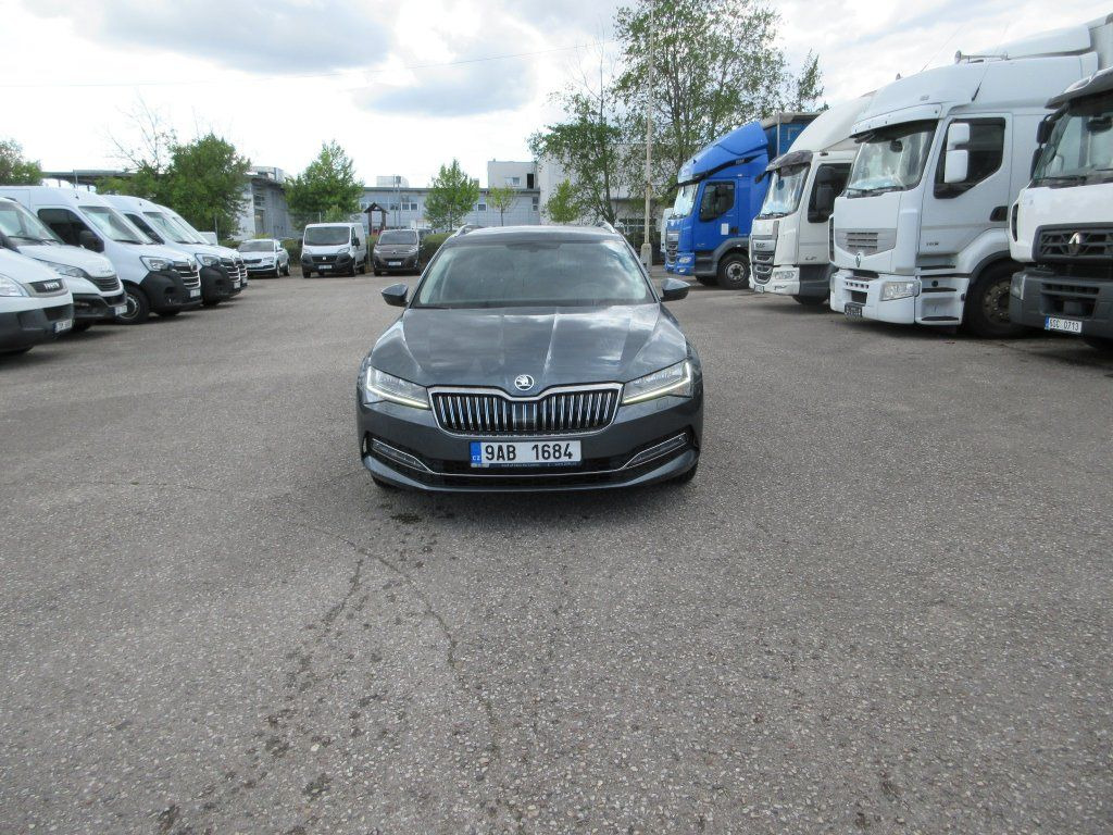 Skoda 2.0 Tdi Style - Carrinha: foto 2 Skoda 2.0 Tdi Style - Carrinha: foto 2