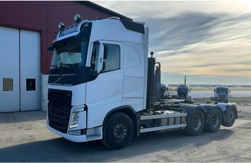 Volvo FH 540 / 8x4 / HIDASTIN / TULOSSA - Camião polibenne: foto 1 Volvo FH 540 / 8x4 / HIDASTIN / TULOSSA - Camião polibenne: foto 1