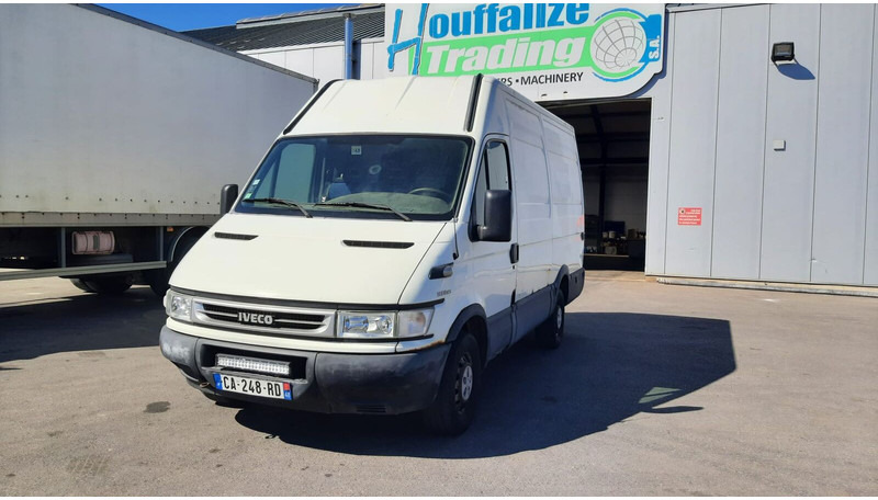 Iveco Daily 35S12 - Furgão: foto 2 Iveco Daily 35S12 - Furgão: foto 2