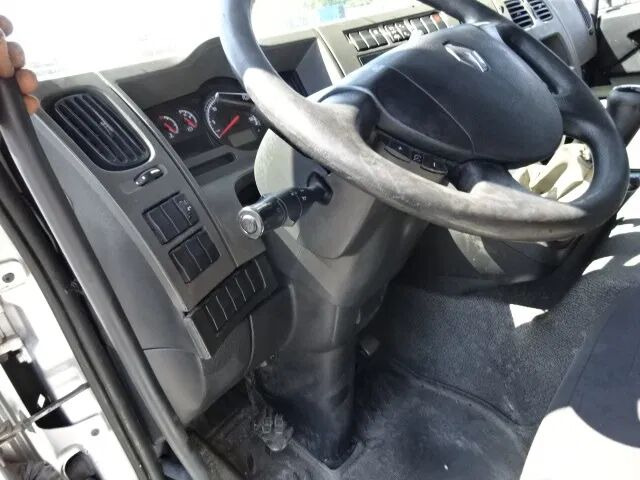 Renault Midlum 270 dxi - Camião furgão: foto 4 Renault Midlum 270 dxi - Camião furgão: foto 4