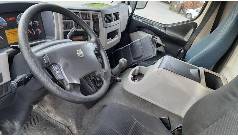 Volvo FL 240 - Camião de lona: foto 5 Volvo FL 240 - Camião de lona: foto 5