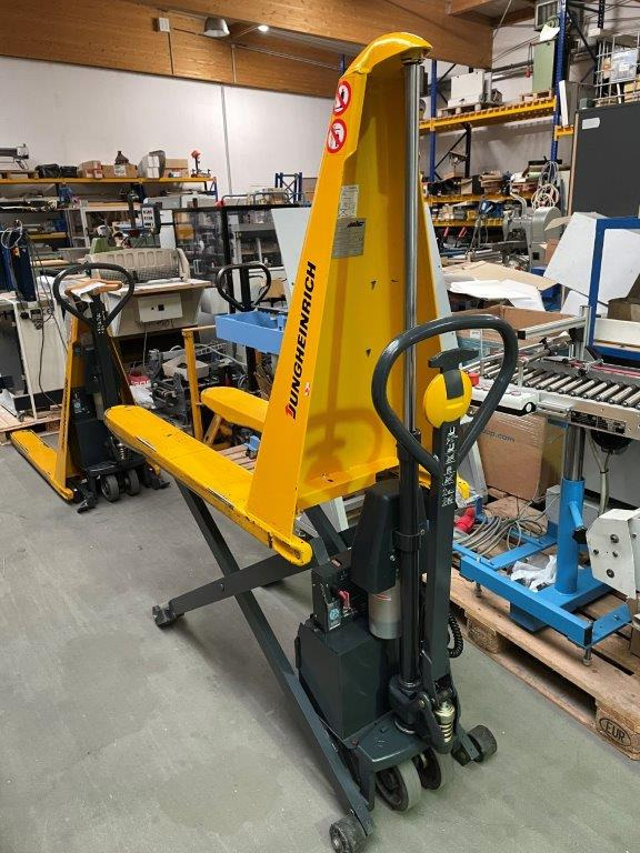 5 (five) scissor pallet truck with electric drive and quick lift pump Jungheinrich model TMX-E 10 - Porta-palete: foto 1 5 (five) scissor pallet truck with electric drive and quick lift pump Jungheinrich model TMX-E 10 - Porta-palete: foto 1