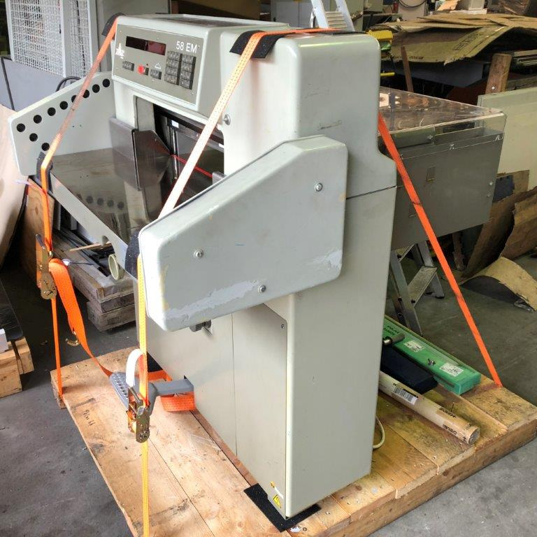Cutting machine Polar 58 EM - Máquina de corte de papel: foto 1 Cutting machine Polar 58 EM - Máquina de corte de papel: foto 1