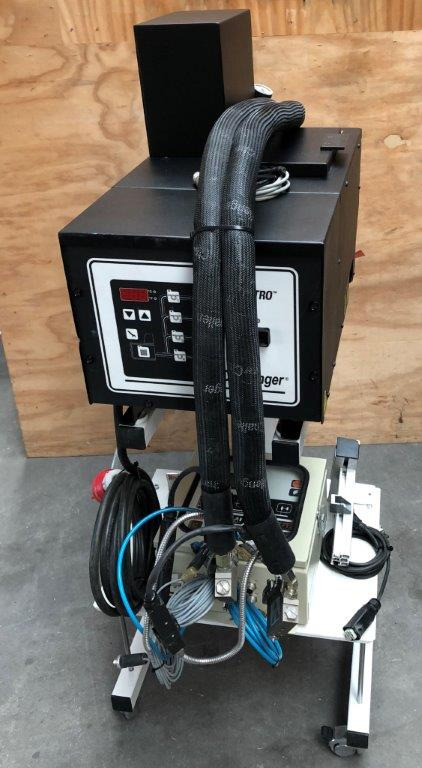 Dynatec Quattro Challenger glue melter with two application nozzles Dy 2002 control unit for 8 channels - Máquina de impressão: foto 1 Dynatec Quattro Challenger glue melter with two application nozzles Dy 2002 control unit for 8 channels - Máquina de impressão: foto 1