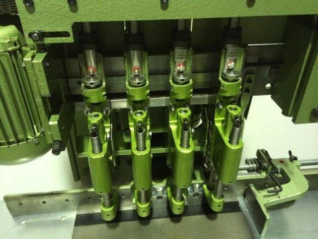 Hang 136-4 four spindle paper drilling machine - Máquina de impressão: foto 2 Hang 136-4 four spindle paper drilling machine - Máquina de impressão: foto 2