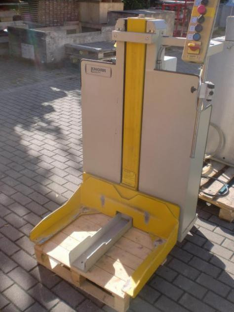Knorr L 350 pallet lift - Equipamento de armazém: foto 3 Knorr L 350 pallet lift - Equipamento de armazém: foto 3