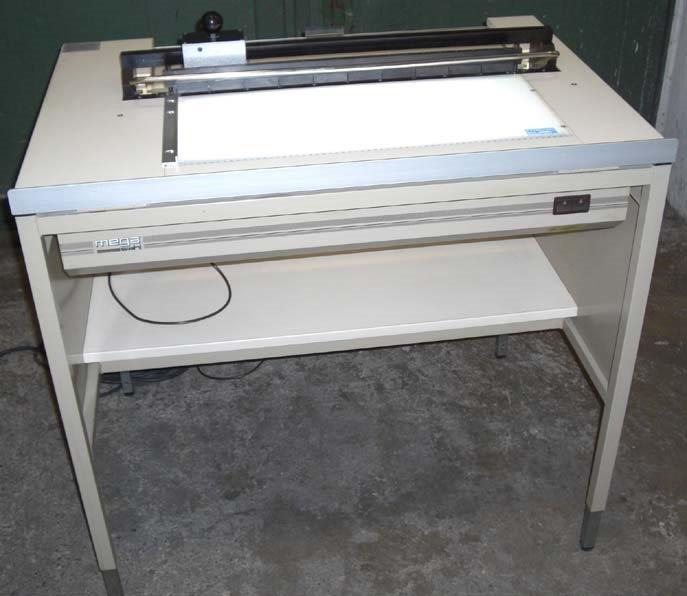 Mega steel cutter 699-2 on light table with waste box - Máquina de corte de papel: foto 4 Mega steel cutter 699-2 on light table with waste box - Máquina de corte de papel: foto 4